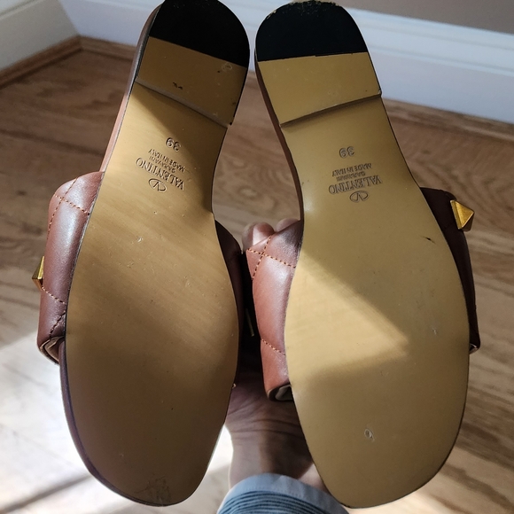 Authentic Valentino Rockstud Slides - Picture 5 of 14